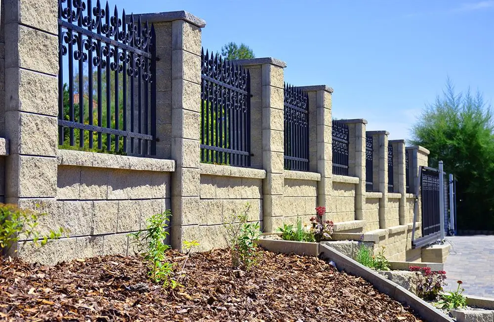 ограда след налят фундамент